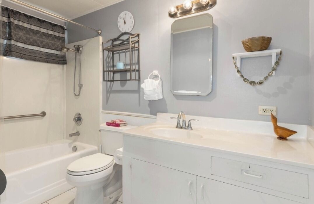 Photo of Bathroom in Ewa