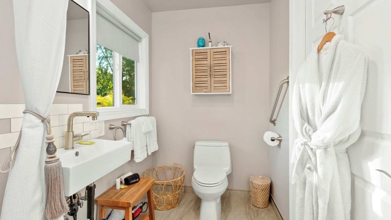 Photo of Bathroom in Keaau