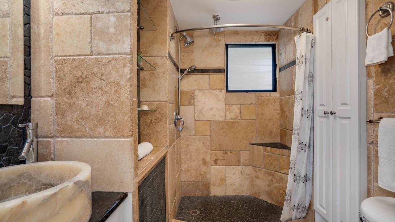 Photo of Bathroom in Waikiki