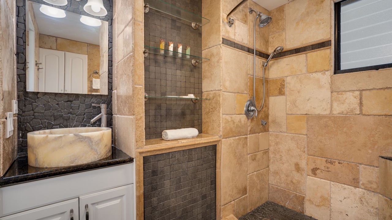 Photo of Bathroom in Waikiki