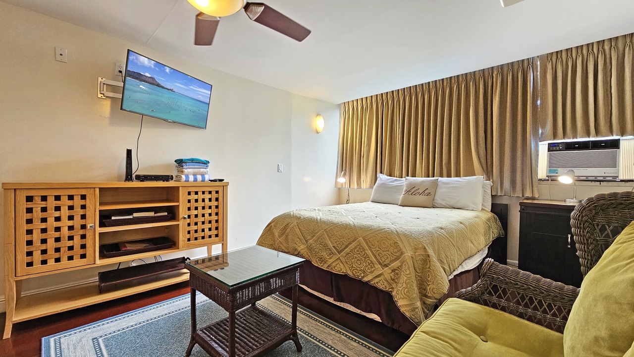 Photo of Bedroom in Waikiki