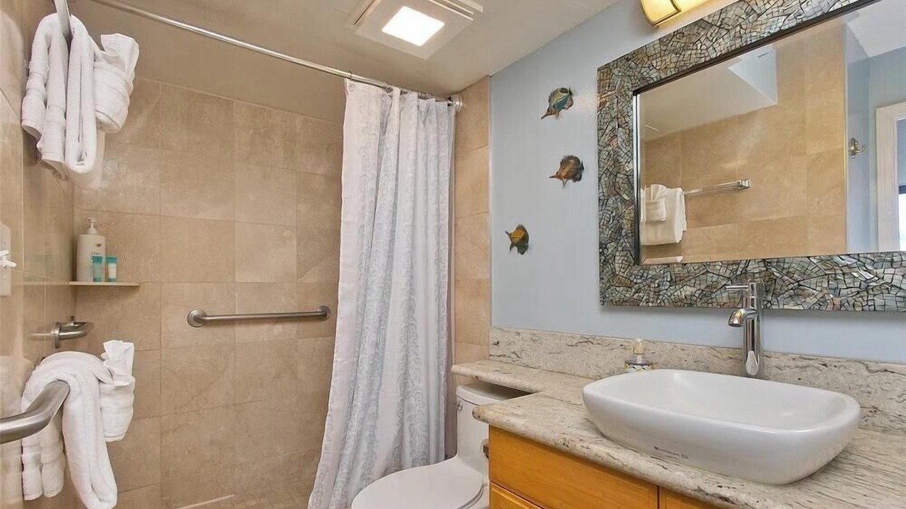 Photo of Bathroom in Waikiki