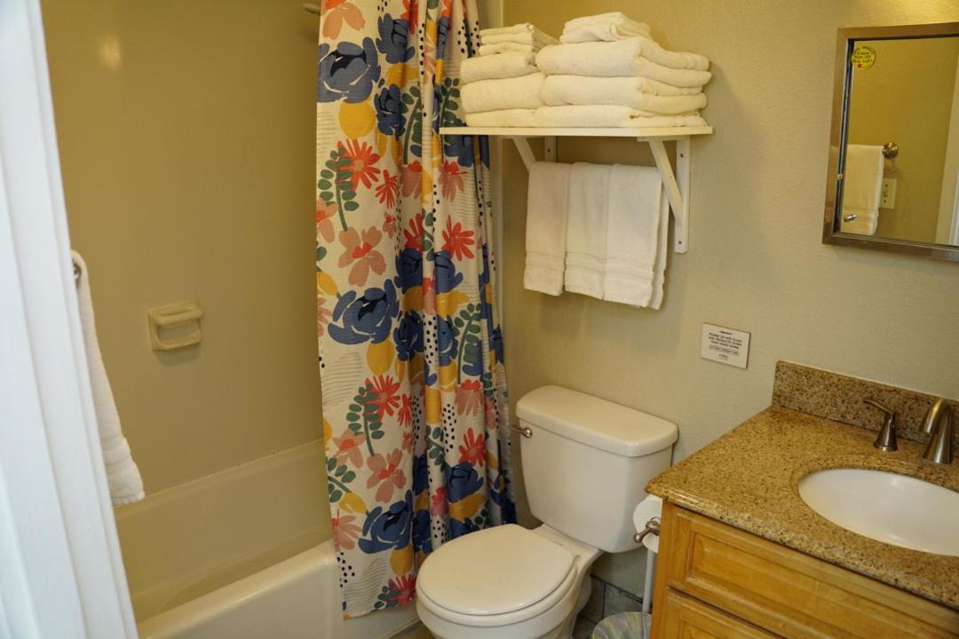 Photo of Bathroom in McCully - Moiliili