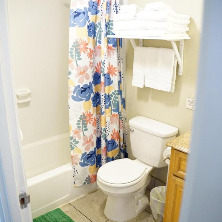 Photo of Bathroom in McCully - Moiliili