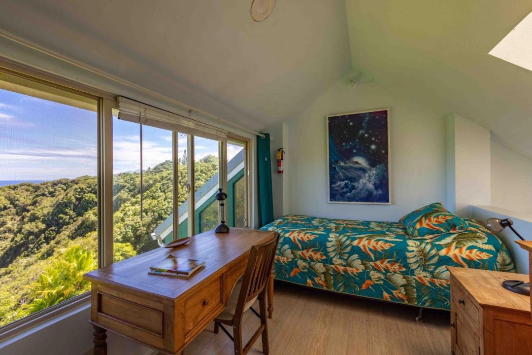 Photo of Bedroom in Haiku