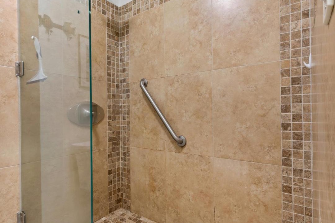 Photo of Bathroom in Wailua