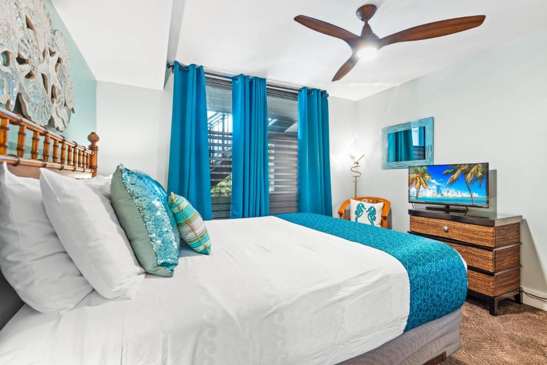 Photo of Others in Kahana