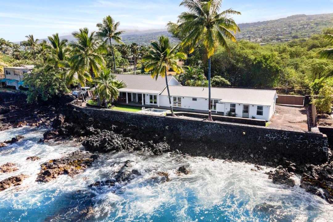Photo of Others in Kahaluu Bay