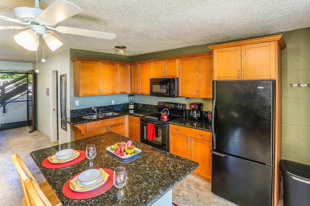 Photo of Kitchen in Kahaluu Bay