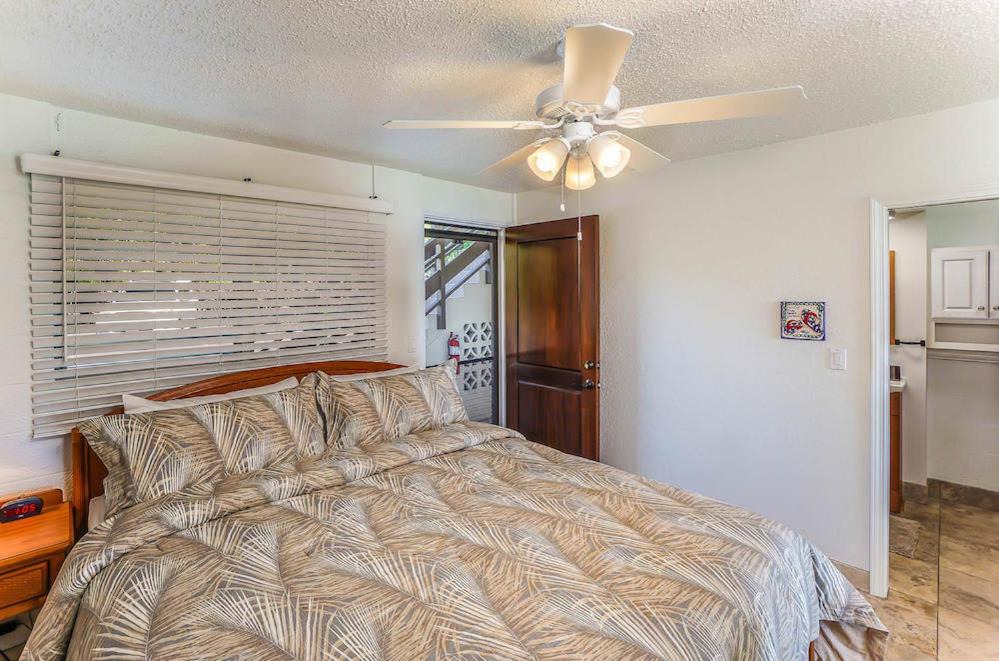 Photo of Bedroom in Kahaluu Bay