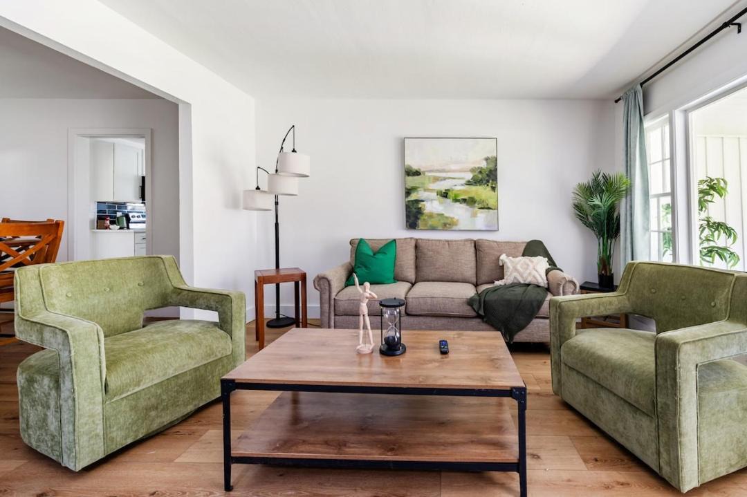 Photo of Livingroom in Knoxville