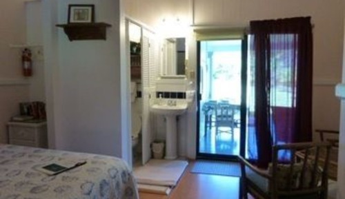 Economy Double Room, Ensuite (Bamboo Room)