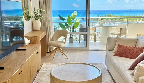 Panoramic Oceanview Studio Suite, 1 King Bed with 1 Sofa bed, Full Kitchen, 5-Min Walk to Beach