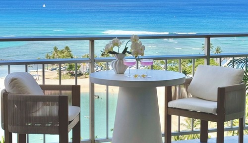 Panoramic Oceanfront Studio Suite, 1 King Bed with 1 Sofa bed, Full Kitchen, 5-Min Walk to Beach