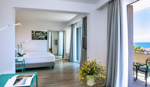 Junior Suite, 1 King Bed, Sea View