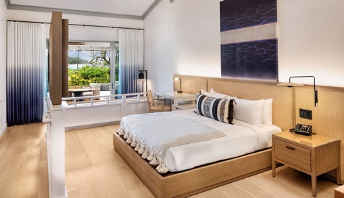 Bungalow, 1 King Bed with Sofa bed, Oceanfront (Mobility/Hearing Access, Roll-in Shwr)