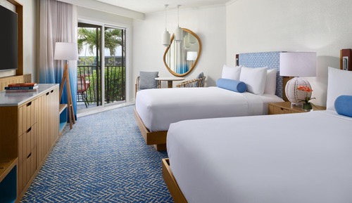 Signature Room, 2 Queen Beds (Club Lounge Access, Pool Ocean View)
