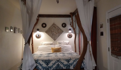 Honeymoon Suite, 1 King Bed, Refrigerator & Microwave