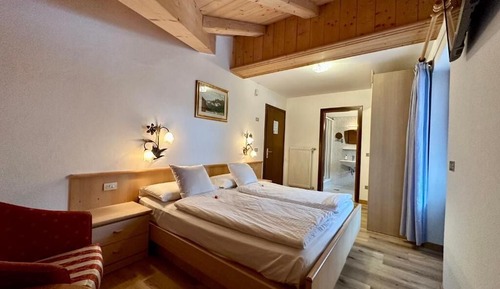 Double or Twin Room, Mountain View