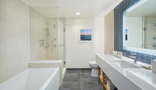 Alani Penthouse Suite