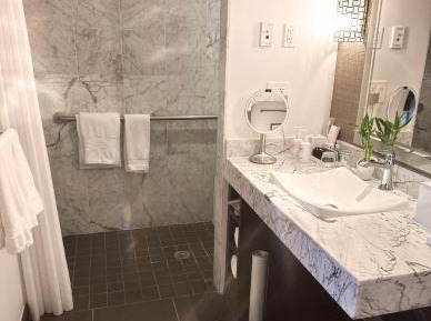 One-Bedroom Suite - Disability Access with Ocean View