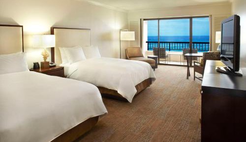Ali'i Tower Ocean Front with Two Double Beds
