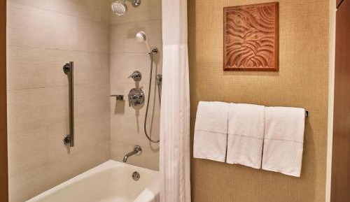 Ali'i Tower Partial Ocean View with King Bed