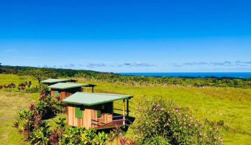  Oceanview Cabin - Limited Electricity / Shared Bathroom