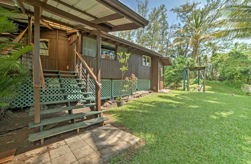 Keaau Cottage | Tropical Cabana w/Deck, Hot Tub & Lush Scenery!