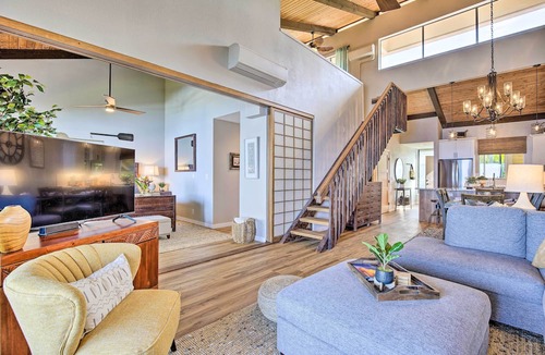 Kahaluu Bay Apartment | Airy Oceanfront Kailua-kona Gem w/Community Pool