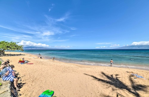 Honokowai Apartment | Cute Beachfront Condo w/Lanai & Resort Pools