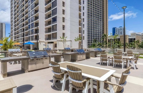 Waikiki Condo | Deluxe Condo Near Waikiki Beach - Free Parking