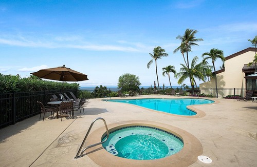 Historic Kailua Village Condo | Country Club Villas#115
