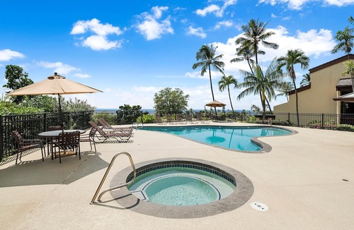 Historic Kailua Village Condo | Country Club Villas#115