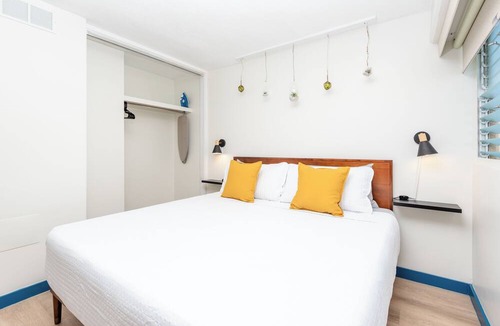McCully - Moiliili Condo | Royal Aloha by Tropical Escapes Realty