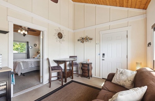 Kalaoa House | Cozy Sunset Views W/Lanai - Close To Beach 1 Bedroom Home by RedAwning