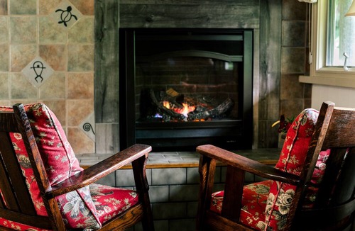 Volcano Bed & Breakfast | Kilauea Lodge and Restaurant