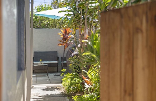 Coconut Grove Apartment | Stylish 1BR Apartment with AC, Full Kitchen & W/D - Just Steps to the Beach