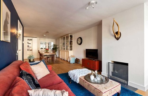 Grachtengordel-West Apartment | Beautiful apartment at one of the most desirable locations on the famous Prinsengracht.