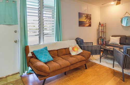 Waialua Condo | Surfer's Paradise: Waialua Condo Steps to Beach!
