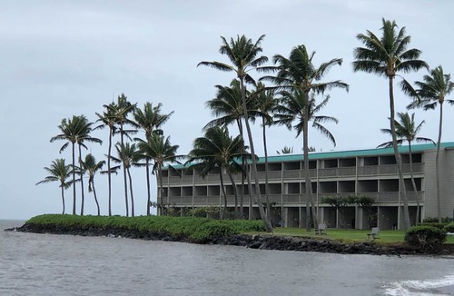 Ualapue Condo | High-End Resort Condo Nestled on Molokai Shoreline