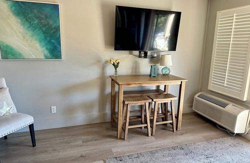 Hilton Head Island Condo | SerenityByTheSea-Couples Retreat-King,Bikes,Chairs