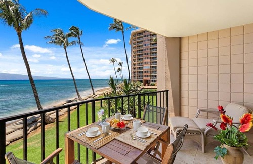 Kahana Condo | Remodeled Maui OceanFront 2BD w Ocean Views Valley Isle 208