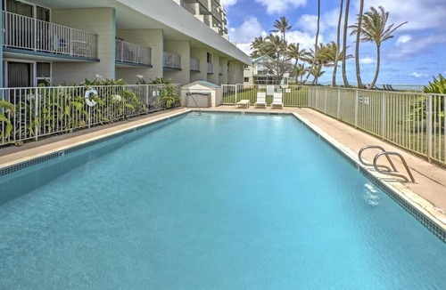 Punaluu Condo | Sandy Beachfront Cottage