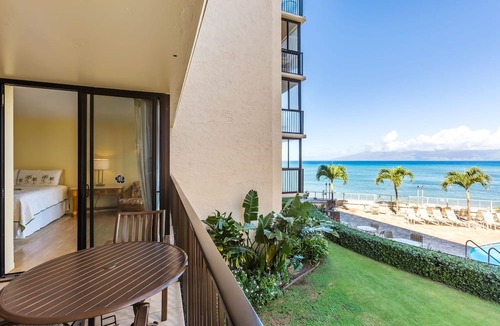 Kahana Condo | Spacious condo with an ocean view, pool, & washer/dryer - walk to beach