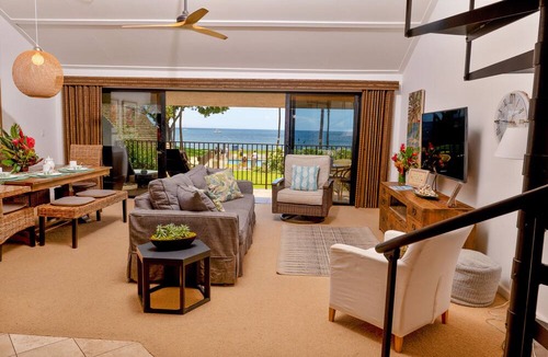 Kihei Condo | Ma'alaea Surf, Unit F6 2 BR Beachfront Condo, AC, Wi-Fi, Pool, TV, Kitchen
