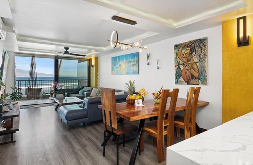 Maalaea Condo | Sea La Vie Secluded Oceanfront condo, Magical Sunrise romantic honeymoon Getaway