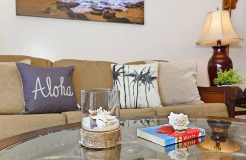Waikiki Condo | Beachfront Location with GREAT View! Washer/Dryer, Washlet, A/C, Wi-Fi!