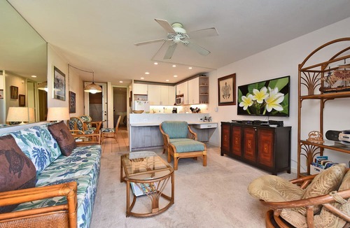 Napili Condo | Old Hawaiian Feel with Oceanfront View