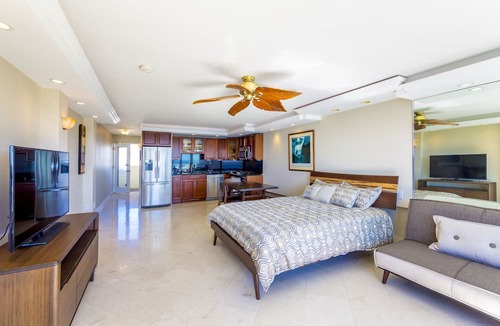 Diamond Head - Kapahulu - St. Louis Condo | Welcome To Unit #1806! Exquisitely Beautiful High Floor At The Colony Surf.